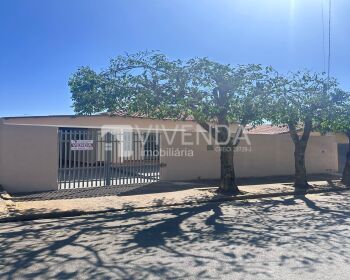 Casa em Jardim Industrial